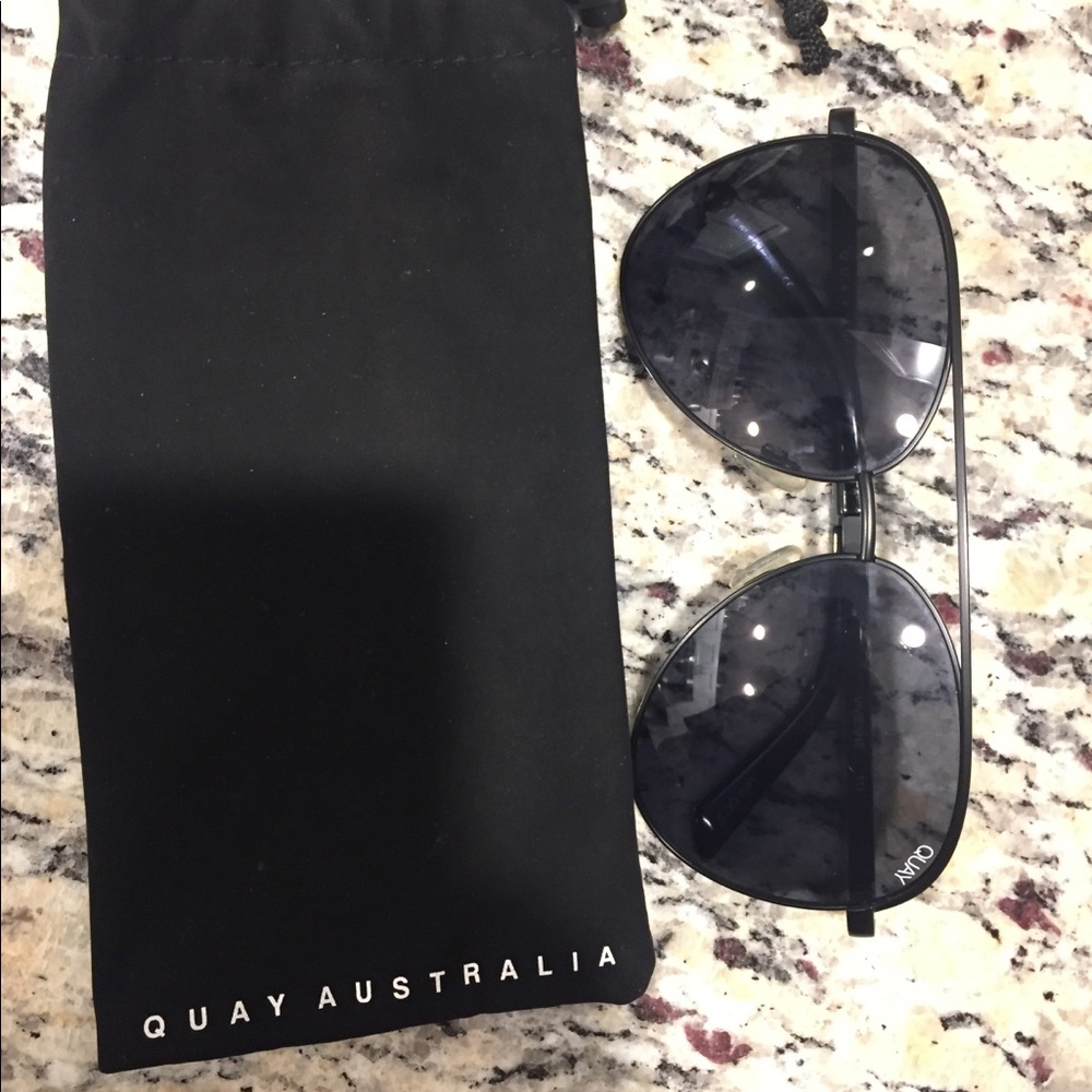QUAY AUSTRALIA Black Aviator Sunglasses